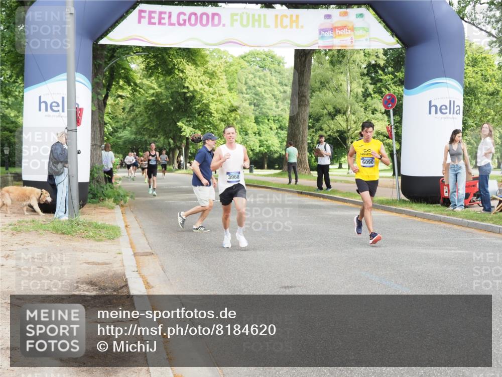 29.06.2025 - hella hamburg halbmarathon MichiJ http://msf.ph/oto/8184620 29.06.2025 10:18:23 Zwischen KM18-KM19 3968, 6090, 10222, 10351, 15655, 18763 meine-sportfotos.de