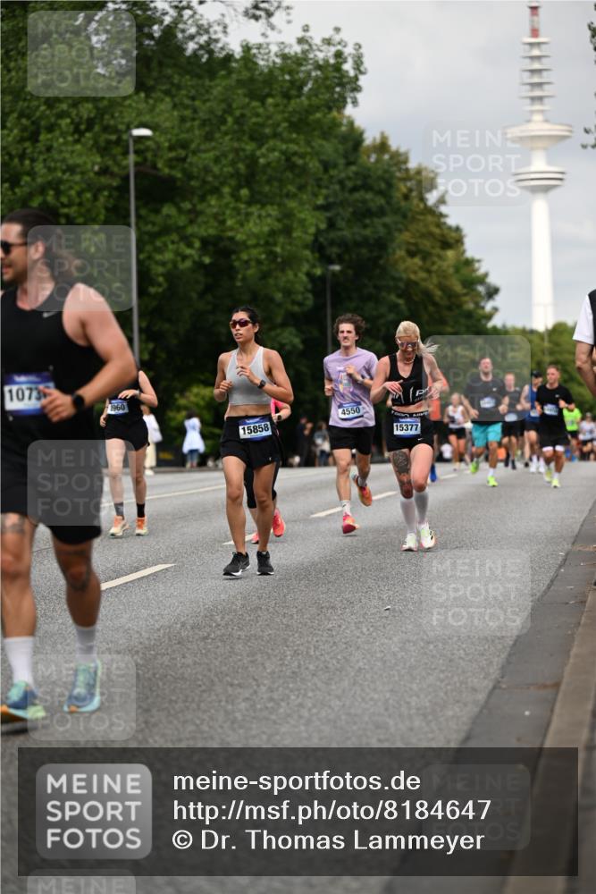 29.06.2025 - hella hamburg halbmarathon Dr. Thomas Lammeyer http://msf.ph/oto/8184647 29.06.2025 10:10:47 Kennedybrücke 1245, 1766, 1936, 1981, 4550, 4666, 5951, 6314, 6572, 6664, 8051, 8960, 9560, 10297, 10736, 10886 meine-sportfotos.de