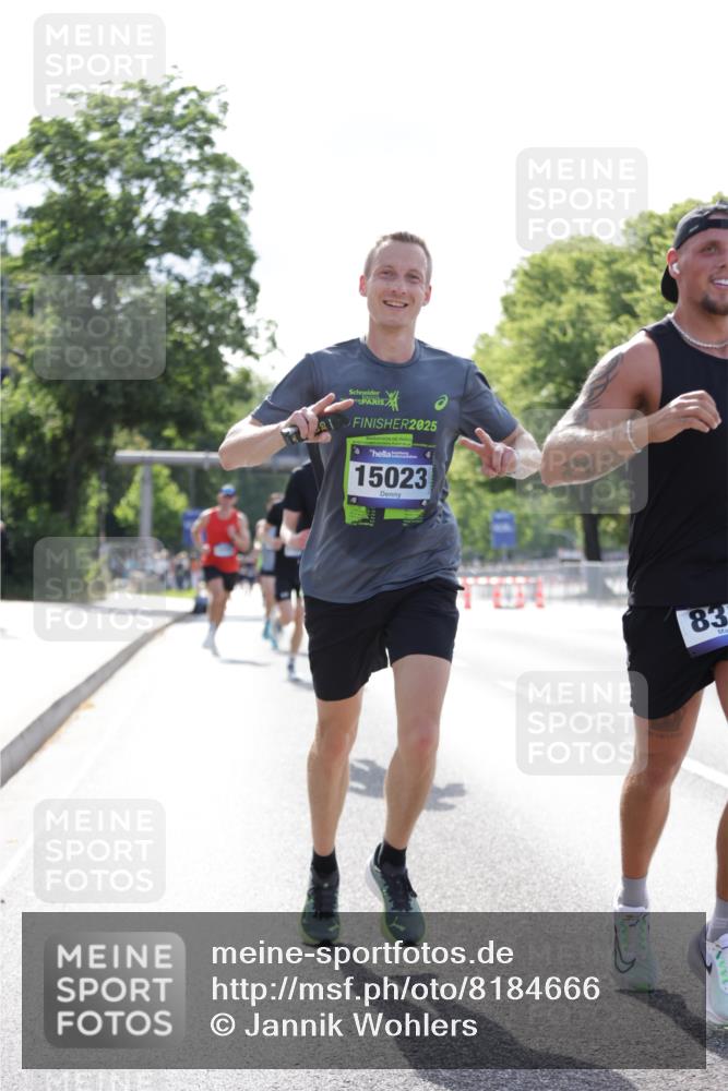 29.06.2025 - hella hamburg halbmarathon Jannik Wohlers http://msf.ph/oto/8184666 29.06.2025 09:43:12 Lombardsbrücke 2075, 2180, 2203, 7380, 8318, 10351, 13941, 15023, 15136, 17893, 18763 meine-sportfotos.de