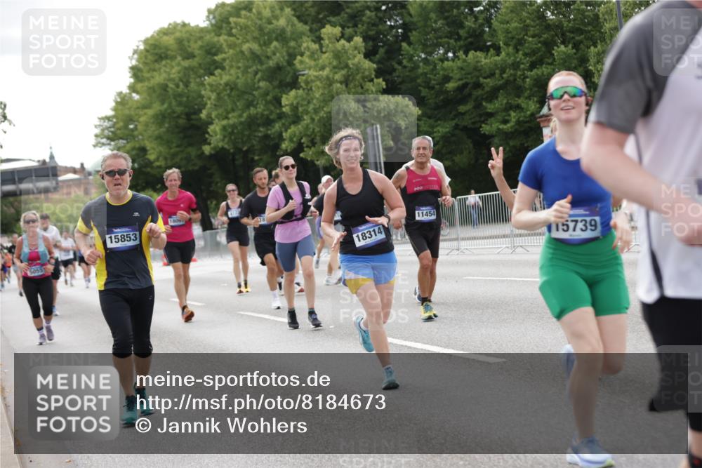 29.06.2025 - hella hamburg halbmarathon Jannik Wohlers http://msf.ph/oto/8184673 29.06.2025 10:23:25 Lombardsbrücke 1304, 1545, 2125, 2489, 4122, 4646, 4990, 5055, 5160, 5358, 5661, 6747, 8031, 8141, 8149, 8181, 8502, 8676, 8717, 9217, 9603, 9715, 10649, 11044, 11300, 11415, 11454, 11793, 13149, 14521, 15739, 15853, 16331, 17385, 17513, 18091, 18314, 18745, 18998, 19017 meine-sportfotos.de