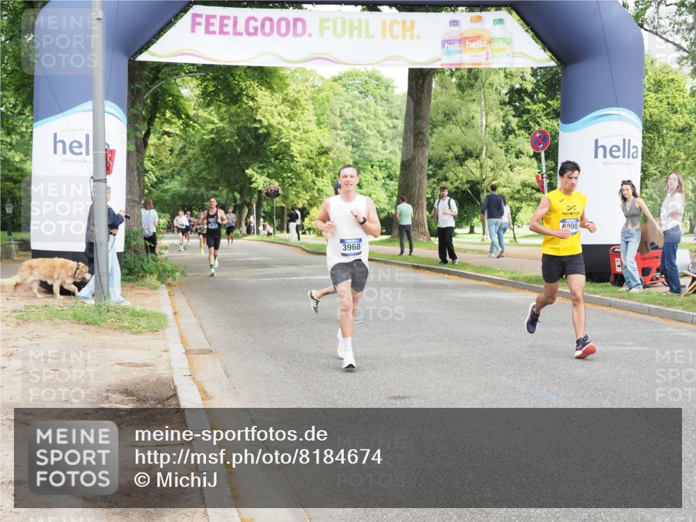 29.06.2025 - hella hamburg halbmarathon MichiJ http://msf.ph/oto/8184674 29.06.2025 10:18:24 Zwischen KM18-KM19 3968, 6090, 10222, 10351, 15655, 18763 meine-sportfotos.de