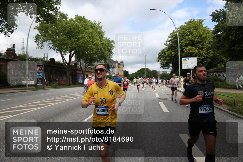 29.06.2025 - hella hamburg halbmarathon Yannick Fuchs http://msf.ph/oto/8184690 29.06.2025 10:43:30 20KM 1094, 1342, 1381, 1452, 1476, 2013, 2504, 2592, 2596, 2706, 2889, 2937, 3060, 4017, 4183, 4185, 4832, 5460, 5705, 6158, 7067, 7297, 7332, 8112, 8302, 8437, 8821, 9038, 9126, 9213, 9463, 9619, 9649, 9695, 9924, 10053, 10184, 10859, 10860, 11340, 11519, 11579, 11679, 11779, 11819, 11977, 12094, 12421, 12533, 12670, 13233, 13269, 13688, 14526, 15422, 15523, 15857, 15894, 16114, 16369, 16627, 16653, 16731, 16891, 17173, 17632, 17753, 18058, 18842, 18873, 19109 meine-sportfotos.de