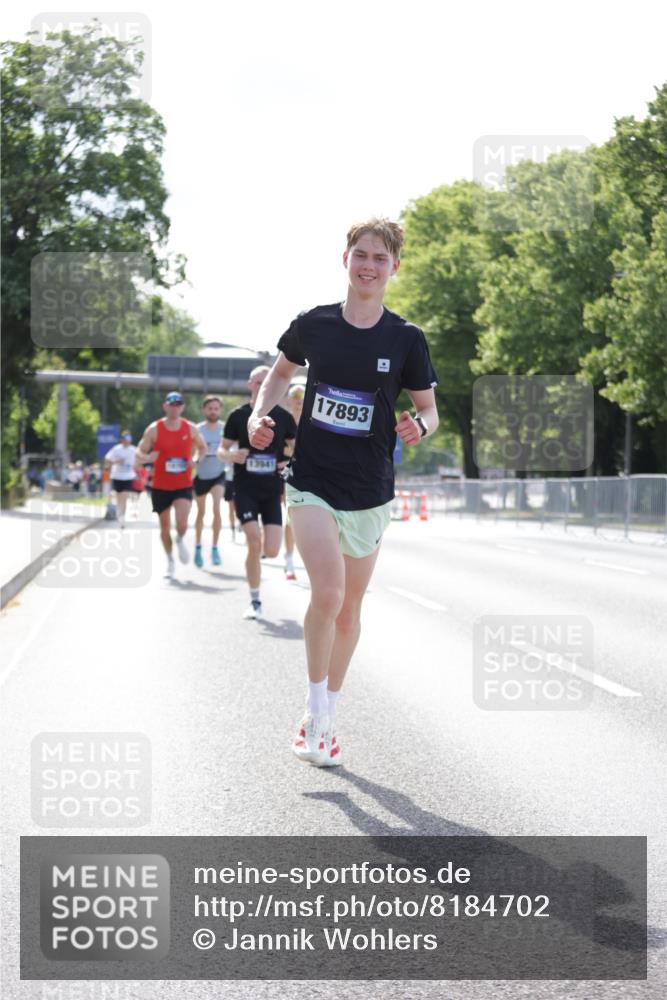 29.06.2025 - hella hamburg halbmarathon Jannik Wohlers http://msf.ph/oto/8184702 29.06.2025 09:43:13 Lombardsbrücke 2075, 2180, 2203, 7380, 8318, 10351, 13941, 15023, 15136, 17893, 18763 meine-sportfotos.de