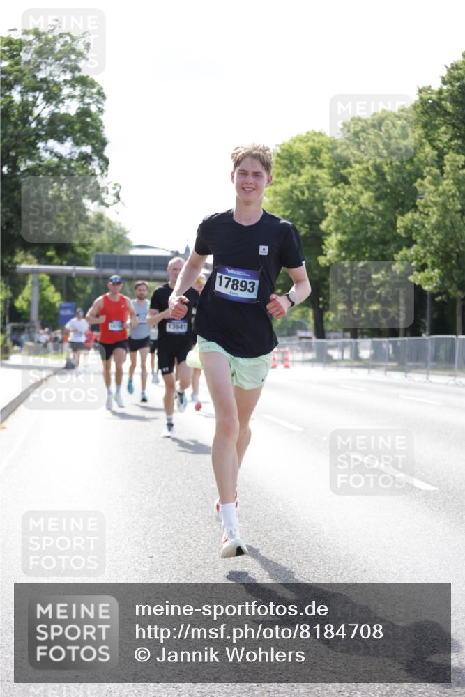 29.06.2025 - hella hamburg halbmarathon Jannik Wohlers http://msf.ph/oto/8184708 29.06.2025 09:43:13 Lombardsbrücke 2075, 2180, 2203, 7380, 8318, 10351, 13941, 15023, 15136, 17893, 18763 meine-sportfotos.de