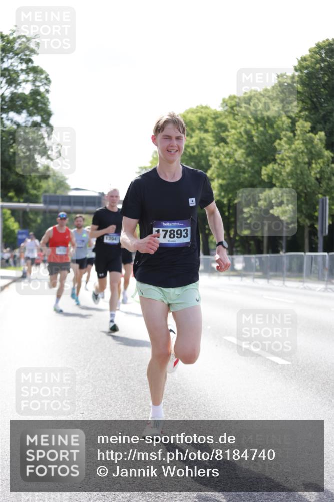 29.06.2025 - hella hamburg halbmarathon Jannik Wohlers http://msf.ph/oto/8184740 29.06.2025 09:43:14 Lombardsbrücke 2075, 2180, 2203, 7380, 8318, 9804, 10351, 13941, 15023, 15136, 17893, 18763 meine-sportfotos.de