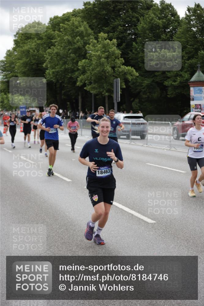 29.06.2025 - hella hamburg halbmarathon Jannik Wohlers http://msf.ph/oto/8184746 29.06.2025 11:10:57 Lombardsbrücke 2105, 2345, 2373, 3713, 4157, 4269, 4452, 5411, 5797, 6729, 6933, 8294, 8314, 9375, 9703, 10021, 10170, 10758, 11104, 11807, 13428, 15241, 15691, 15729, 15810, 16728, 17330, 17507, 17821, 18463, 18639, 18752, 19179 meine-sportfotos.de