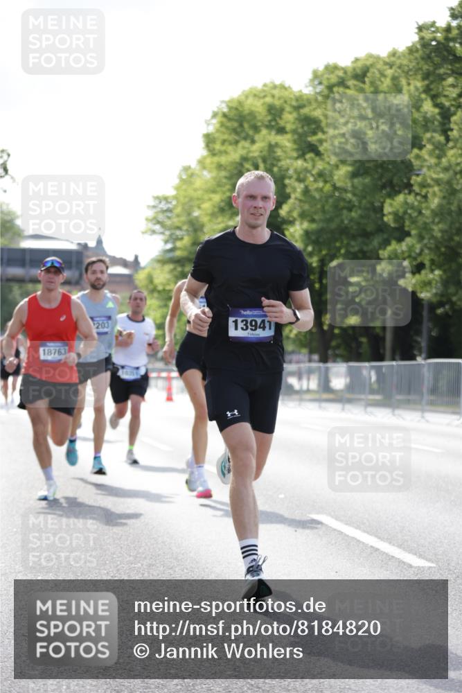 29.06.2025 - hella hamburg halbmarathon Jannik Wohlers http://msf.ph/oto/8184820 29.06.2025 09:43:15 Lombardsbrücke 2075, 2180, 2203, 7380, 8318, 9804, 10351, 13941, 15023, 15136, 17893, 18763 meine-sportfotos.de