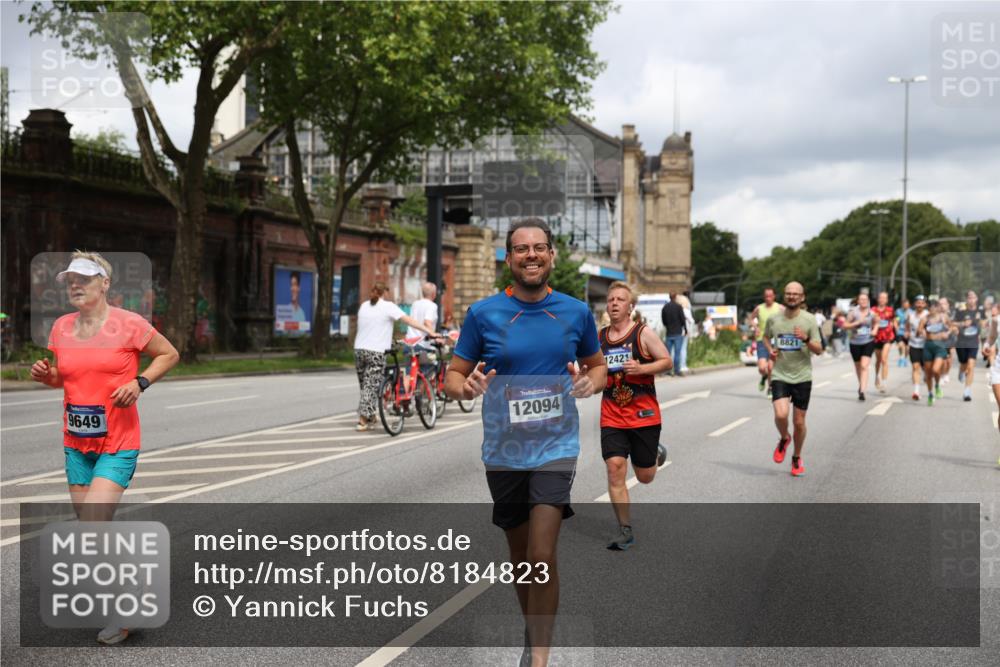29.06.2025 - hella hamburg halbmarathon Yannick Fuchs http://msf.ph/oto/8184823 29.06.2025 10:43:31 20KM 1094, 1342, 1381, 1452, 1476, 2013, 2504, 2592, 2596, 2706, 2889, 2937, 3060, 4017, 4183, 4185, 4832, 5460, 5705, 6158, 7067, 7297, 7332, 8112, 8302, 8437, 8821, 9038, 9126, 9213, 9463, 9619, 9649, 9695, 9924, 10053, 10184, 10859, 10860, 11340, 11519, 11579, 11679, 11779, 11819, 11977, 12094, 12421, 12533, 12670, 13233, 13269, 13688, 13690, 14526, 15422, 15523, 15857, 16114, 16369, 16627, 16653, 16731, 16891, 17173, 17632, 17753, 18058, 18842, 18873, 18926, 19109 meine-sportfotos.de