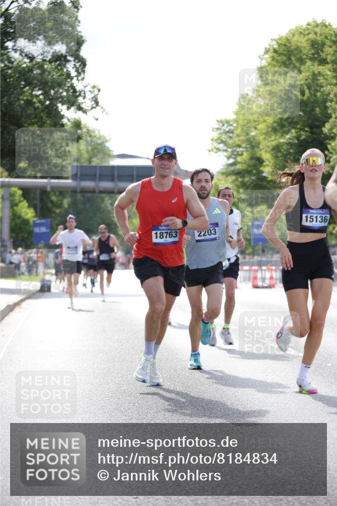 29.06.2025 - hella hamburg halbmarathon Jannik Wohlers http://msf.ph/oto/8184834 29.06.2025 09:43:15 Lombardsbrücke 2075, 2180, 2203, 7380, 8318, 9804, 10351, 13941, 15023, 15136, 17893, 18763 meine-sportfotos.de