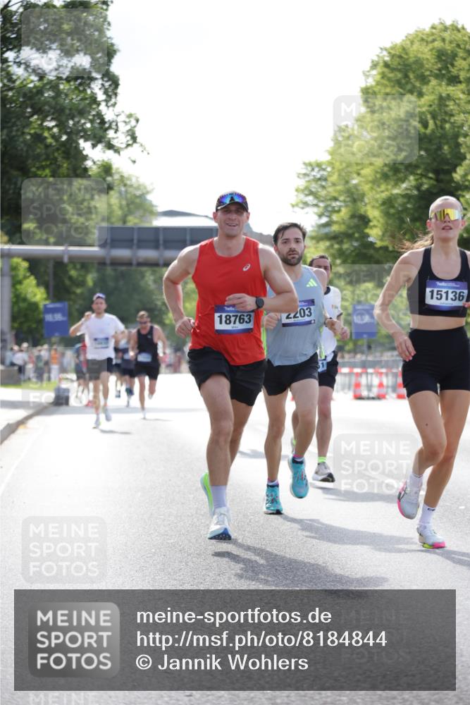29.06.2025 - hella hamburg halbmarathon Jannik Wohlers http://msf.ph/oto/8184844 29.06.2025 09:43:15 Lombardsbrücke 2075, 2180, 2203, 7380, 8318, 9804, 10351, 13941, 15023, 15136, 17893, 18763 meine-sportfotos.de