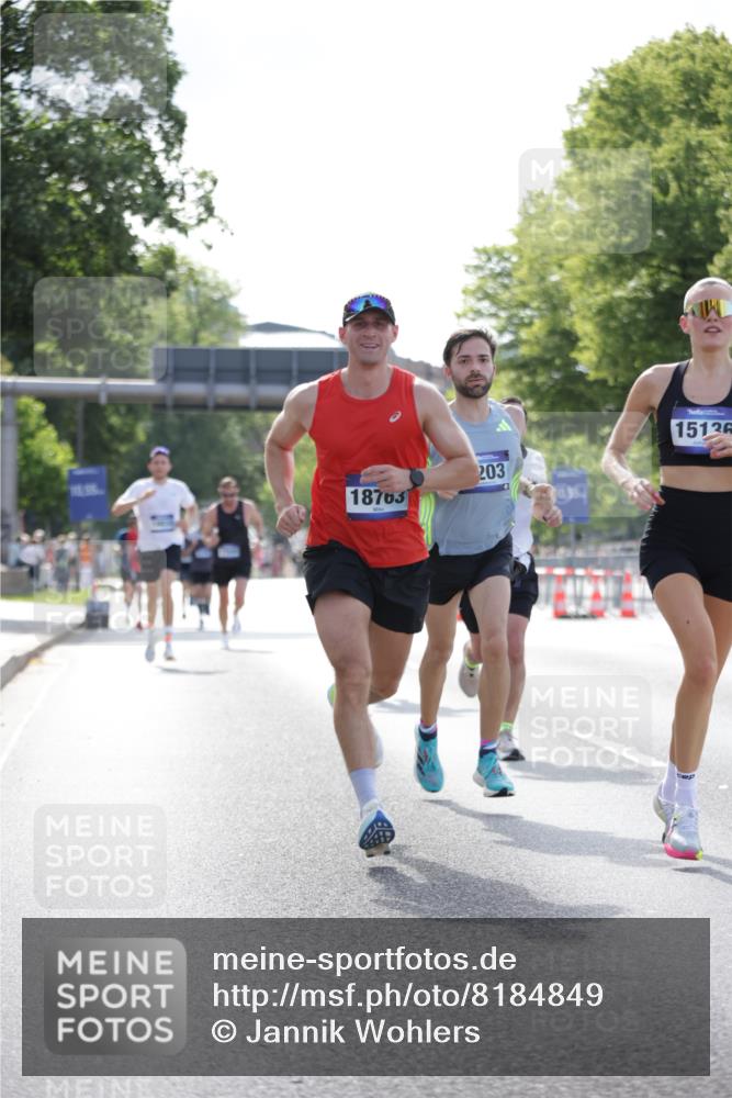29.06.2025 - hella hamburg halbmarathon Jannik Wohlers http://msf.ph/oto/8184849 29.06.2025 09:43:15 Lombardsbrücke 2075, 2180, 2203, 7380, 8318, 9804, 10351, 13941, 15023, 15136, 17893, 18763 meine-sportfotos.de