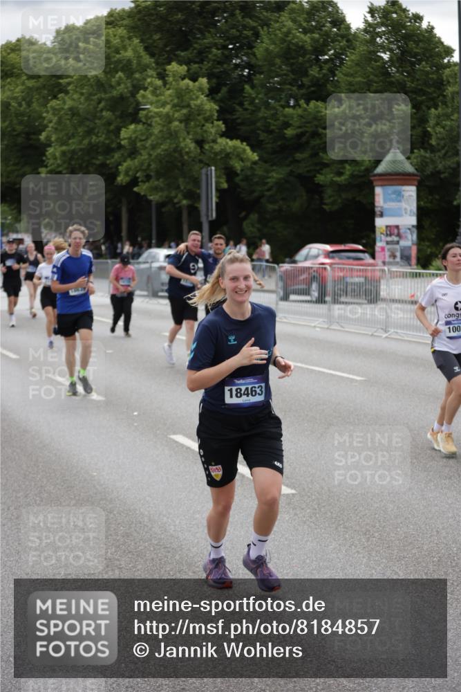 29.06.2025 - hella hamburg halbmarathon Jannik Wohlers http://msf.ph/oto/8184857 29.06.2025 11:10:58 Lombardsbrücke 2105, 2345, 2373, 3713, 4157, 4269, 4452, 5411, 5797, 6729, 6933, 8294, 8314, 9375, 9703, 10021, 10170, 10758, 11104, 11807, 13428, 15241, 15691, 15729, 15810, 16728, 17330, 17507, 17760, 18463, 18639, 18752, 19179 meine-sportfotos.de