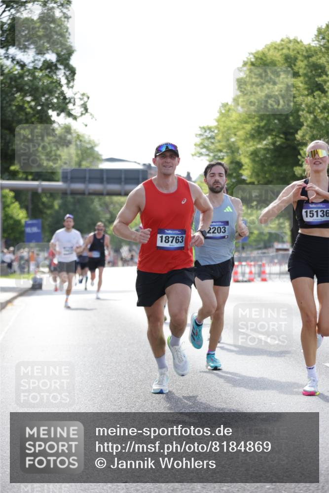 29.06.2025 - hella hamburg halbmarathon Jannik Wohlers http://msf.ph/oto/8184869 29.06.2025 09:43:16 Lombardsbrücke 2075, 2180, 2203, 8318, 9804, 10351, 13941, 15023, 15136, 17893, 18763, 18832 meine-sportfotos.de