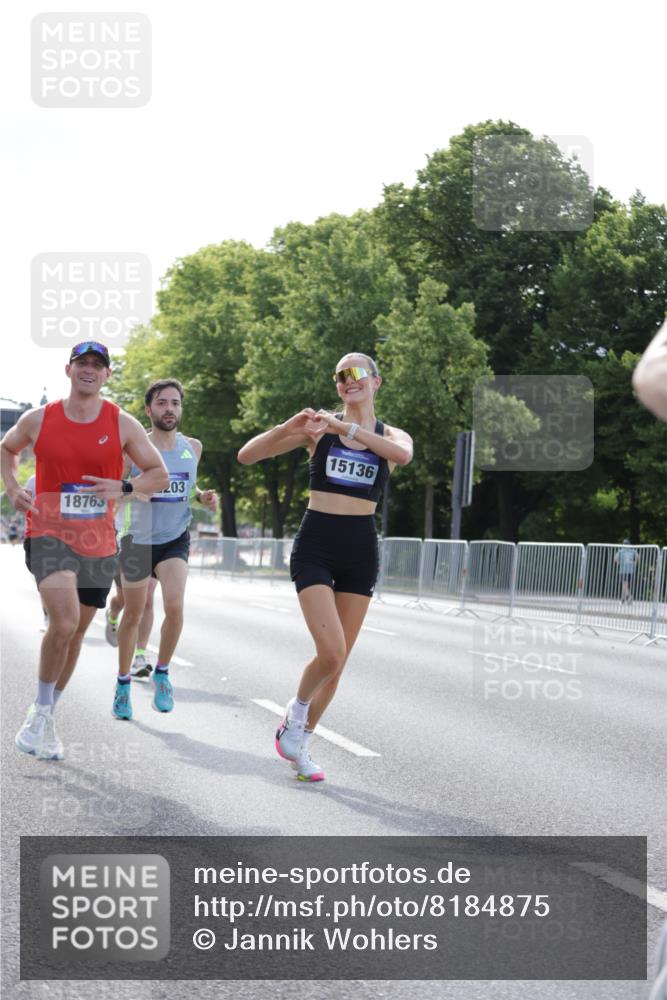 29.06.2025 - hella hamburg halbmarathon Jannik Wohlers http://msf.ph/oto/8184875 29.06.2025 09:43:16 Lombardsbrücke 2075, 2180, 2203, 8318, 9804, 10351, 13941, 15023, 15136, 17893, 18763, 18832 meine-sportfotos.de