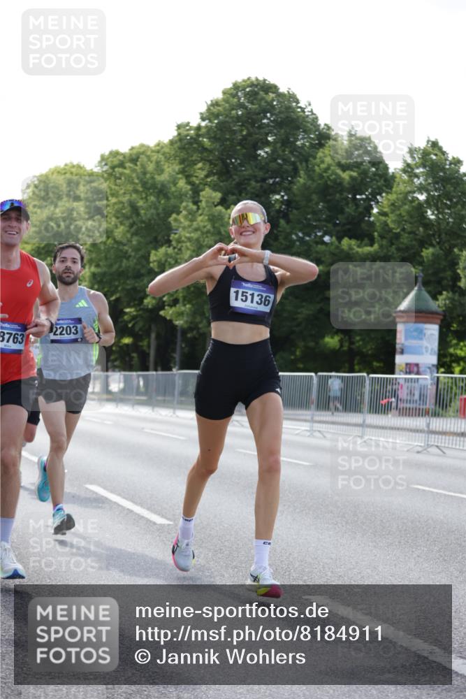 29.06.2025 - hella hamburg halbmarathon Jannik Wohlers http://msf.ph/oto/8184911 29.06.2025 09:43:17 Lombardsbrücke 2075, 2180, 2203, 8318, 9804, 10351, 13941, 15023, 15136, 17040, 17893, 18763, 18832 meine-sportfotos.de