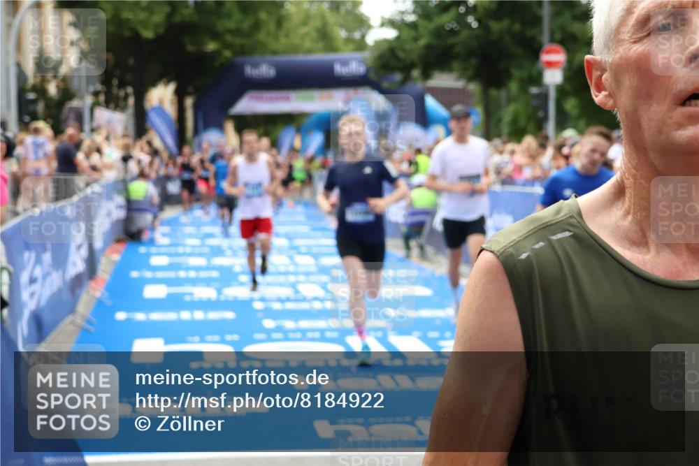29.06.2025 - hella hamburg halbmarathon Zöllner http://msf.ph/oto/8184922 29.06.2025 10:42:13 Ziel 1441, 5682, 7765, 9365, 10216, 12098, 13709, 14899, 16626, 16677, 17363, 18772, 18802 meine-sportfotos.de