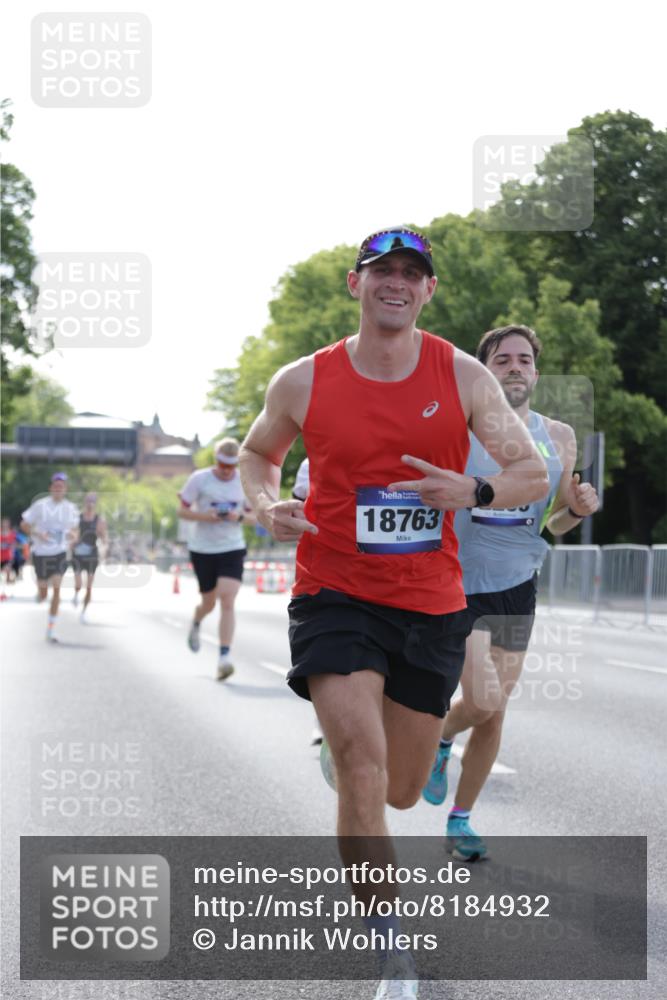 29.06.2025 - hella hamburg halbmarathon Jannik Wohlers http://msf.ph/oto/8184932 29.06.2025 09:43:17 Lombardsbrücke 2075, 2180, 2203, 8318, 9804, 10351, 13941, 15023, 15136, 17040, 17893, 18763, 18832 meine-sportfotos.de