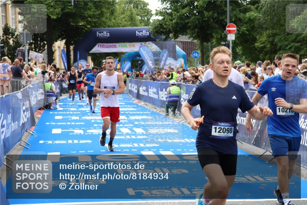 29.06.2025 - hella hamburg halbmarathon Zöllner http://msf.ph/oto/8184934 29.06.2025 10:42:14 Ziel 1441, 5682, 7765, 9365, 10216, 12098, 13709, 14899, 16626, 16677, 17182, 17363, 18772, 18802 meine-sportfotos.de
