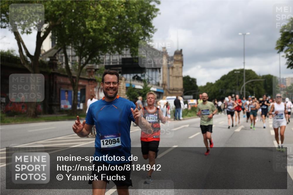 29.06.2025 - hella hamburg halbmarathon Yannick Fuchs http://msf.ph/oto/8184942 29.06.2025 10:43:31 20KM 1094, 1342, 1381, 1452, 1476, 2013, 2504, 2592, 2596, 2706, 2889, 2937, 3060, 4017, 4183, 4185, 4832, 5460, 5705, 6158, 7067, 7297, 7332, 8112, 8302, 8437, 8821, 9038, 9126, 9213, 9463, 9619, 9649, 9695, 9924, 10053, 10184, 10859, 10860, 11340, 11519, 11579, 11679, 11779, 11819, 11977, 12094, 12421, 12533, 12670, 13233, 13269, 13688, 13690, 14526, 15422, 15523, 15857, 16114, 16369, 16627, 16653, 16731, 16891, 17173, 17632, 17753, 18058, 18842, 18873, 18926, 19109 meine-sportfotos.de