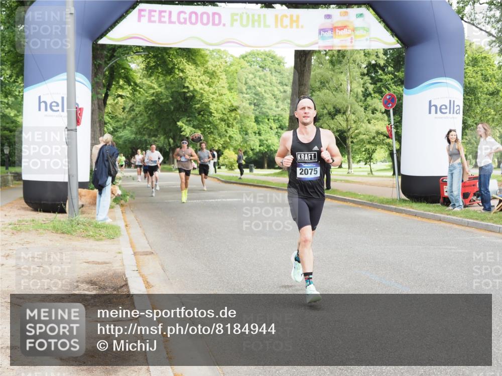29.06.2025 - hella hamburg halbmarathon MichiJ http://msf.ph/oto/8184944 29.06.2025 10:18:28 Zwischen KM18-KM19 2075, 3968, 6090, 15655, 18763 meine-sportfotos.de