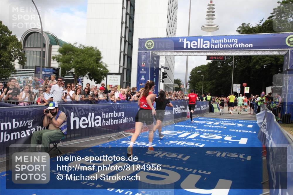 29.06.2025 - hella hamburg halbmarathon Michael Strokosch http://msf.ph/oto/8184956 29.06.2025 10:41:55 Ziel 1169, 7092, 10415, 11765, 15521, 15935 meine-sportfotos.de