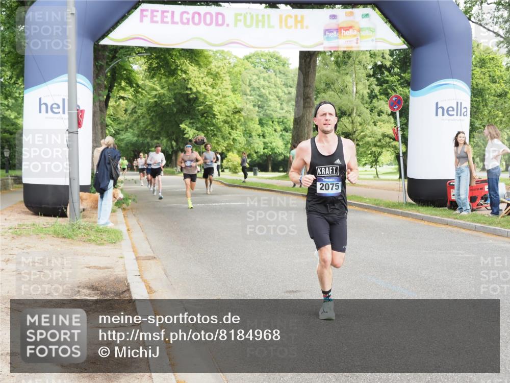 29.06.2025 - hella hamburg halbmarathon MichiJ http://msf.ph/oto/8184968 29.06.2025 10:18:28 Zwischen KM18-KM19 2075, 3968, 6090, 15655, 18763 meine-sportfotos.de