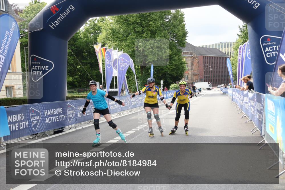29.06.2025 - hella hamburg halbmarathon Strokosch-Dieckow http://msf.ph/oto/8184984 29.06.2025 09:25:06 Ziel 20176, 20180, 20188 meine-sportfotos.de