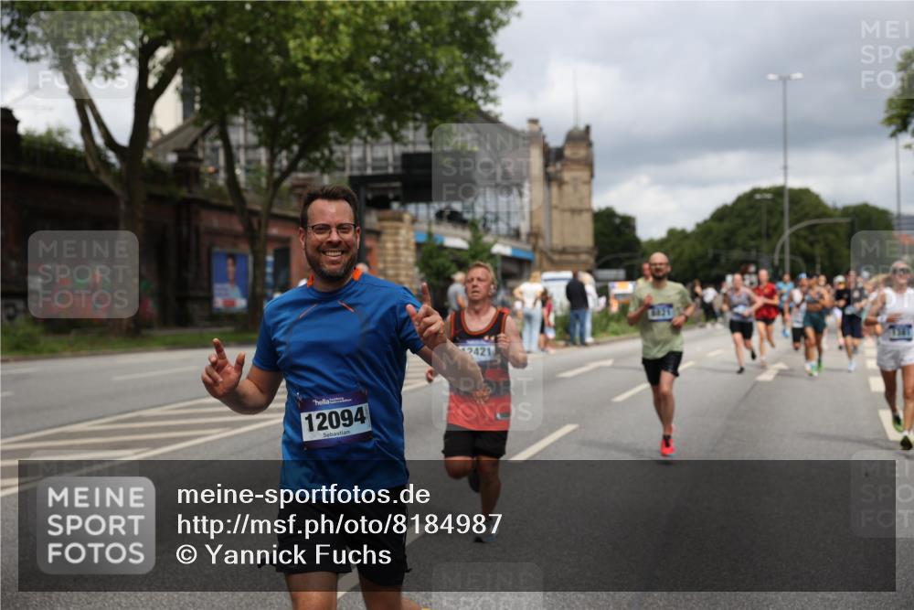 29.06.2025 - hella hamburg halbmarathon Yannick Fuchs http://msf.ph/oto/8184987 29.06.2025 10:43:31 20KM 1094, 1342, 1381, 1452, 1476, 2013, 2504, 2592, 2596, 2706, 2889, 2937, 3060, 4017, 4183, 4185, 4832, 5460, 5705, 6158, 7067, 7297, 7332, 8112, 8302, 8437, 8821, 9038, 9126, 9213, 9463, 9619, 9649, 9695, 9924, 10053, 10184, 10859, 10860, 11340, 11519, 11579, 11679, 11779, 11819, 11977, 12094, 12421, 12533, 12670, 13233, 13269, 13688, 13690, 14526, 15422, 15523, 15857, 16114, 16369, 16627, 16653, 16731, 16891, 17173, 17632, 17753, 18058, 18842, 18873, 18926, 19109 meine-sportfotos.de