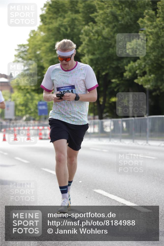 29.06.2025 - hella hamburg halbmarathon Jannik Wohlers http://msf.ph/oto/8184988 29.06.2025 09:43:19 Lombardsbrücke 2075, 2180, 2203, 8318, 9804, 10351, 13941, 15023, 15136, 17040, 17893, 18763, 18832 meine-sportfotos.de