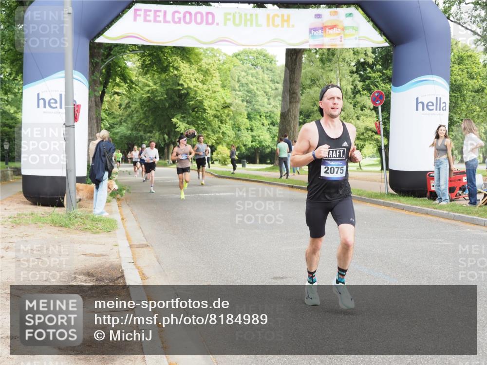 29.06.2025 - hella hamburg halbmarathon MichiJ http://msf.ph/oto/8184989 29.06.2025 10:18:28 Zwischen KM18-KM19 2075, 3968, 6090, 15655, 18763 meine-sportfotos.de