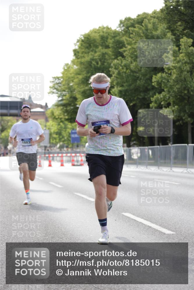 29.06.2025 - hella hamburg halbmarathon Jannik Wohlers http://msf.ph/oto/8185015 29.06.2025 09:43:19 Lombardsbrücke 2075, 2180, 2203, 8318, 9804, 10351, 13941, 15023, 15136, 17040, 17893, 18763, 18832 meine-sportfotos.de