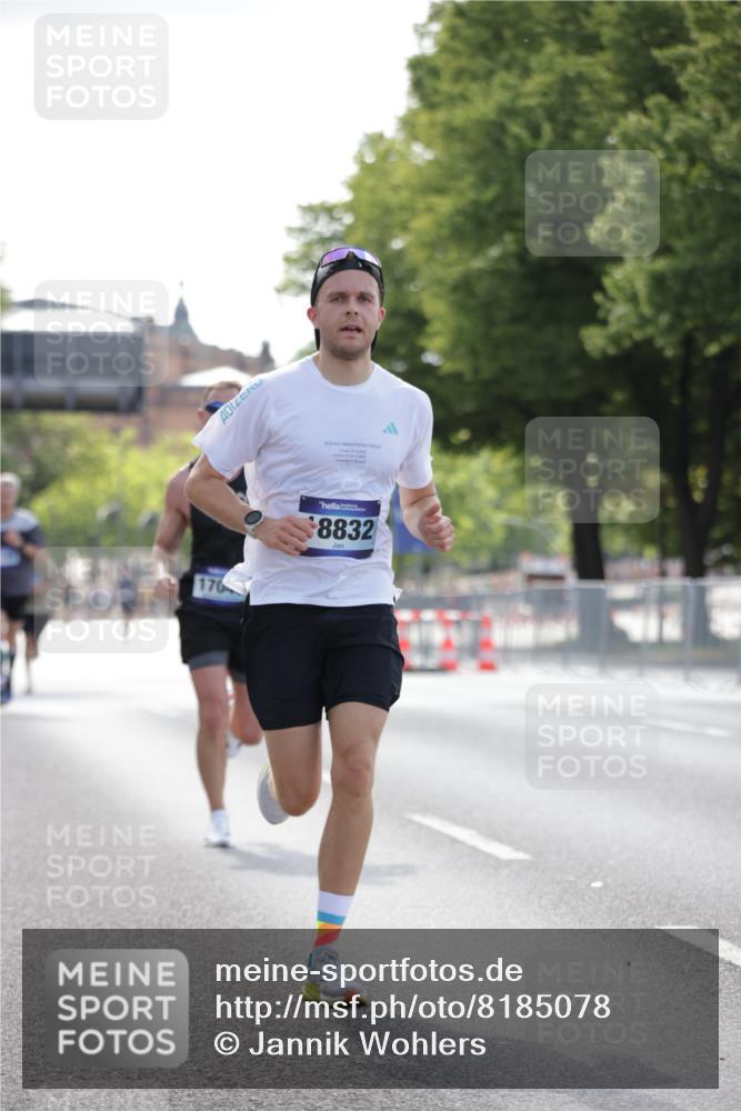 29.06.2025 - hella hamburg halbmarathon Jannik Wohlers http://msf.ph/oto/8185078 29.06.2025 09:43:20 Lombardsbrücke 2075, 2180, 2203, 8318, 9804, 10351, 13941, 15023, 15136, 17040, 17893, 18763, 18832 meine-sportfotos.de