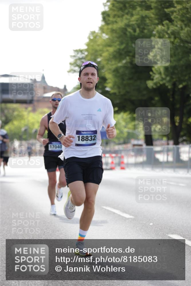 29.06.2025 - hella hamburg halbmarathon Jannik Wohlers http://msf.ph/oto/8185083 29.06.2025 09:43:20 Lombardsbrücke 2075, 2180, 2203, 8318, 9804, 10351, 13941, 15023, 15136, 17040, 17893, 18763, 18832 meine-sportfotos.de