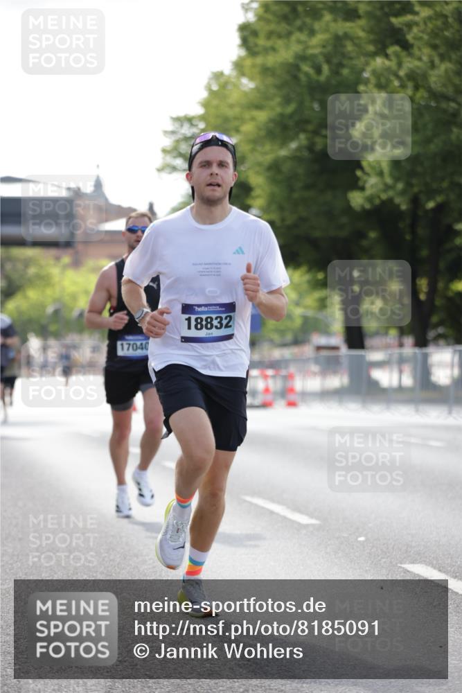 29.06.2025 - hella hamburg halbmarathon Jannik Wohlers http://msf.ph/oto/8185091 29.06.2025 09:43:20 Lombardsbrücke 2075, 2180, 2203, 8318, 9804, 10351, 13941, 15023, 15136, 17040, 17893, 18763, 18832 meine-sportfotos.de