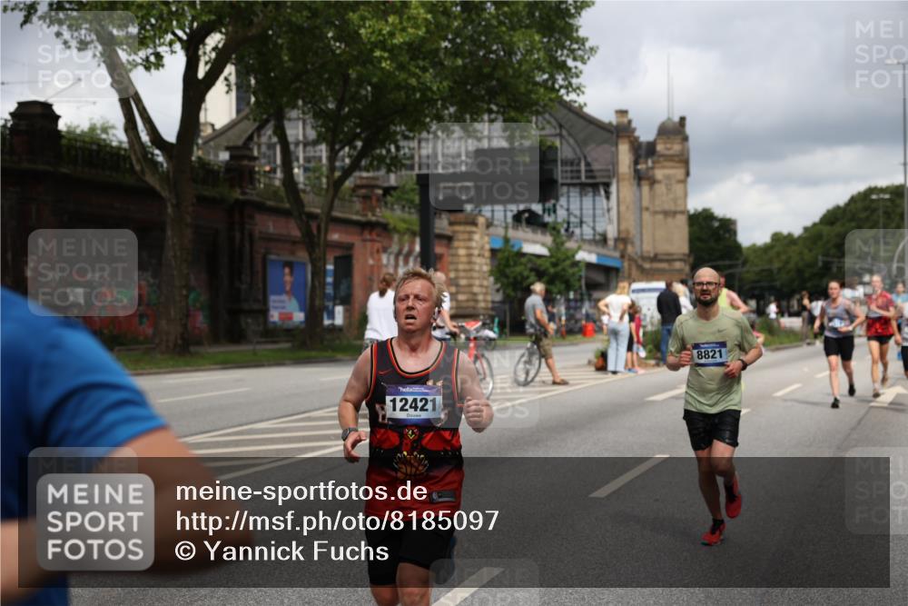29.06.2025 - hella hamburg halbmarathon Yannick Fuchs http://msf.ph/oto/8185097 29.06.2025 10:43:32 20KM 1094, 1342, 1381, 1452, 1476, 2013, 2504, 2592, 2596, 2706, 2878, 2889, 2937, 3060, 4017, 4183, 4185, 4832, 5460, 5705, 6158, 7067, 7297, 7332, 8112, 8437, 8821, 9038, 9126, 9213, 9463, 9619, 9649, 9695, 9924, 9965, 10184, 10859, 11340, 11519, 11579, 11779, 11819, 11977, 12094, 12421, 12533, 12670, 13233, 13269, 13688, 13690, 14526, 15422, 15523, 15857, 16114, 16369, 16627, 16653, 16731, 16891, 17173, 17632, 17753, 18058, 18842, 18873, 18926, 19109 meine-sportfotos.de