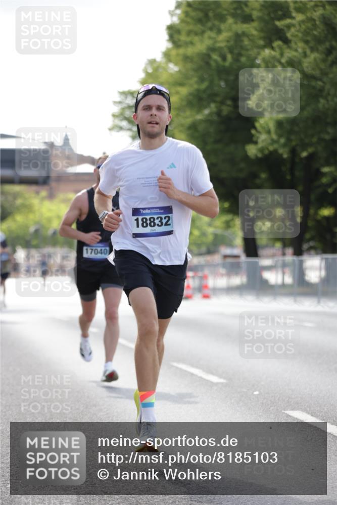 29.06.2025 - hella hamburg halbmarathon Jannik Wohlers http://msf.ph/oto/8185103 29.06.2025 09:43:20 Lombardsbrücke 2075, 2180, 2203, 8318, 9804, 10351, 13941, 15023, 15136, 17040, 17893, 18763, 18832 meine-sportfotos.de
