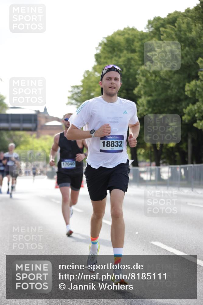 29.06.2025 - hella hamburg halbmarathon Jannik Wohlers http://msf.ph/oto/8185111 29.06.2025 09:43:21 Lombardsbrücke 2075, 2180, 2203, 3189, 8318, 9804, 10351, 11150, 13941, 15023, 15136, 17040, 17893, 18763, 18832 meine-sportfotos.de