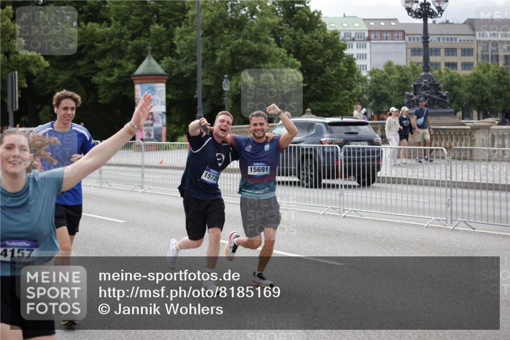 29.06.2025 - hella hamburg halbmarathon Jannik Wohlers http://msf.ph/oto/8185169 29.06.2025 11:11:01 Lombardsbrücke 1021, 2105, 2345, 2373, 3713, 3775, 3776, 3832, 4157, 4269, 4452, 5797, 6729, 6933, 8294, 9375, 9703, 10021, 10178, 10758, 11104, 13428, 14241, 15241, 15691, 15729, 15810, 16728, 17330, 17760, 18463, 18639, 19179 meine-sportfotos.de
