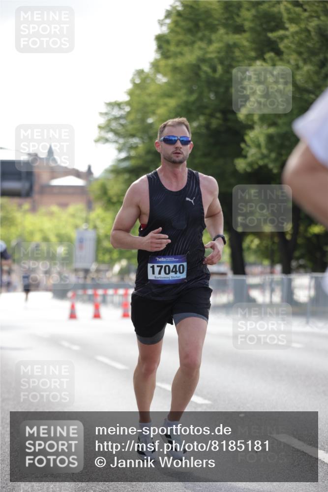 29.06.2025 - hella hamburg halbmarathon Jannik Wohlers http://msf.ph/oto/8185181 29.06.2025 09:43:21 Lombardsbrücke 2075, 2180, 2203, 3189, 8318, 9804, 10351, 11150, 13941, 15023, 15136, 17040, 17893, 18763, 18832 meine-sportfotos.de