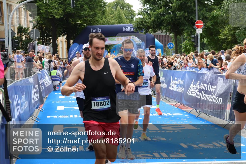 29.06.2025 - hella hamburg halbmarathon Zöllner http://msf.ph/oto/8185201 29.06.2025 10:42:21 Ziel 1312, 1903, 2675, 6639, 6770, 7865, 9365, 13709, 13746, 13807, 14811, 14899, 15270, 15654, 16626, 16660, 17182, 18802 meine-sportfotos.de