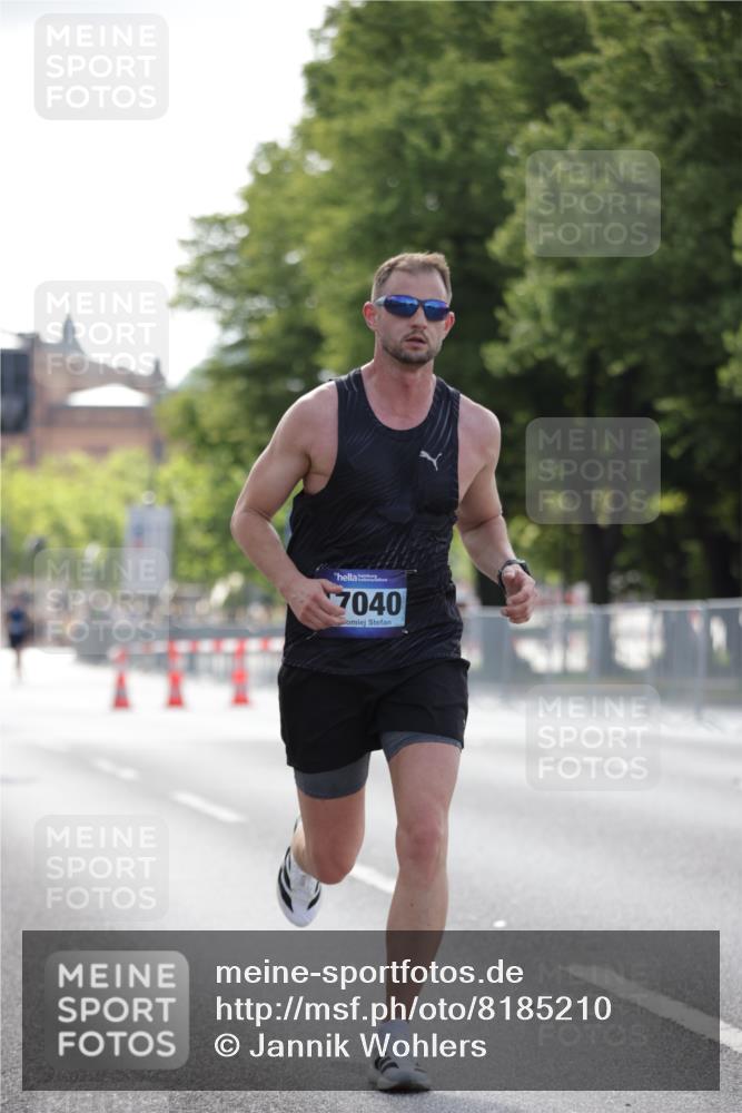29.06.2025 - hella hamburg halbmarathon Jannik Wohlers http://msf.ph/oto/8185210 29.06.2025 09:43:22 Lombardsbrücke 2075, 2203, 3189, 8318, 9804, 10351, 11150, 13941, 15023, 15136, 17040, 17893, 18763, 18832 meine-sportfotos.de