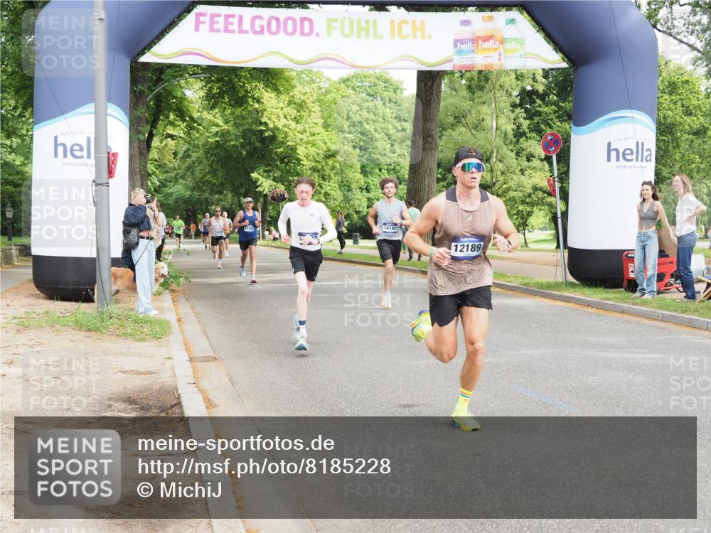 29.06.2025 - hella hamburg halbmarathon MichiJ http://msf.ph/oto/8185228 29.06.2025 10:18:31 Zwischen KM18-KM19 2075, 3968, 6090, 12189, 15883 meine-sportfotos.de