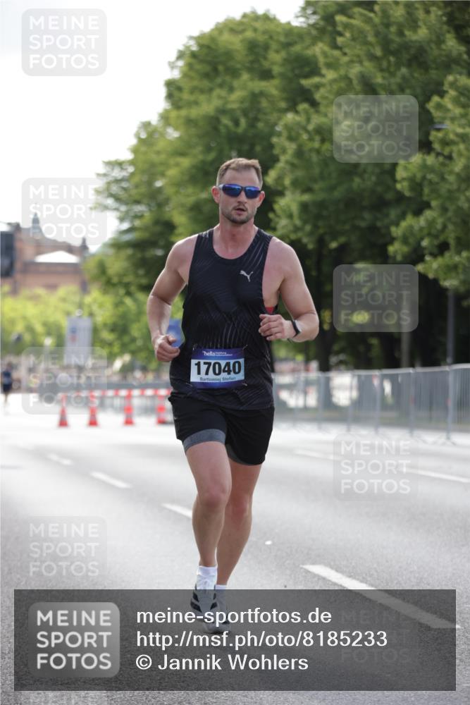29.06.2025 - hella hamburg halbmarathon Jannik Wohlers http://msf.ph/oto/8185233 29.06.2025 09:43:22 Lombardsbrücke 2075, 2203, 3189, 8318, 9804, 10351, 11150, 13941, 15023, 15136, 17040, 17893, 18763, 18832 meine-sportfotos.de