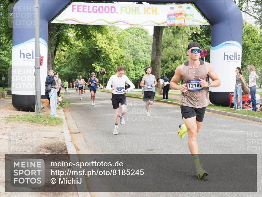 29.06.2025 - hella hamburg halbmarathon MichiJ http://msf.ph/oto/8185245 29.06.2025 10:18:32 Zwischen KM18-KM19 2075, 12189, 14140, 15883 meine-sportfotos.de