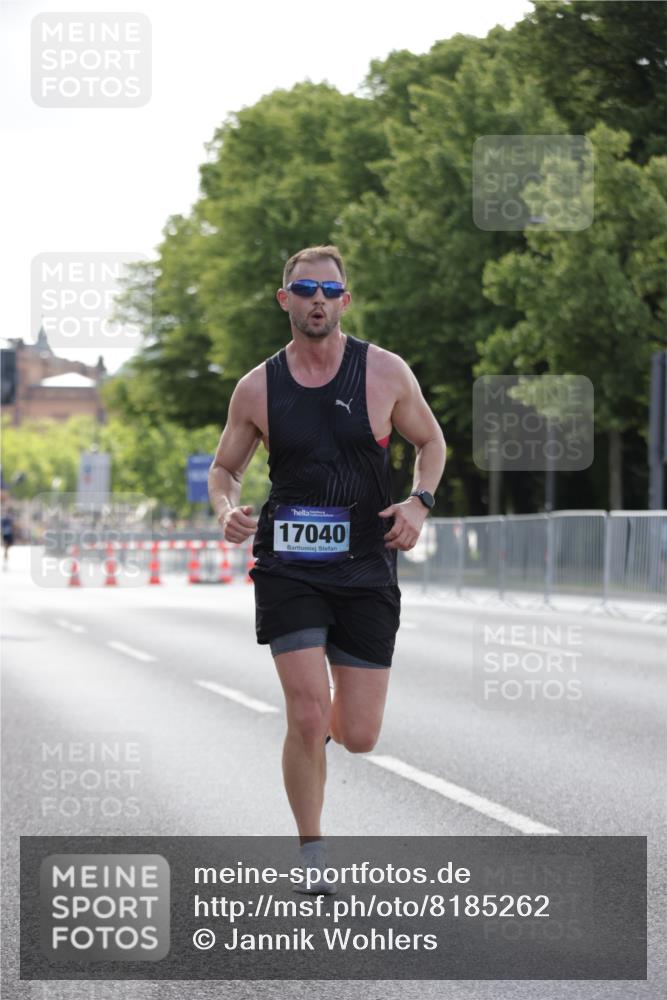 29.06.2025 - hella hamburg halbmarathon Jannik Wohlers http://msf.ph/oto/8185262 29.06.2025 09:43:22 Lombardsbrücke 2075, 2203, 3189, 8318, 9804, 10351, 11150, 13941, 15023, 15136, 17040, 17893, 18763, 18832 meine-sportfotos.de
