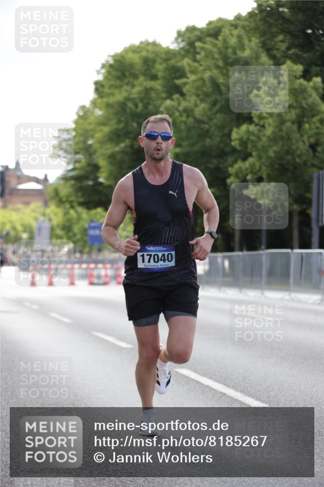 29.06.2025 - hella hamburg halbmarathon Jannik Wohlers http://msf.ph/oto/8185267 29.06.2025 09:43:22 Lombardsbrücke 2075, 2203, 3189, 8318, 9804, 10351, 11150, 13941, 15023, 15136, 17040, 17893, 18763, 18832 meine-sportfotos.de