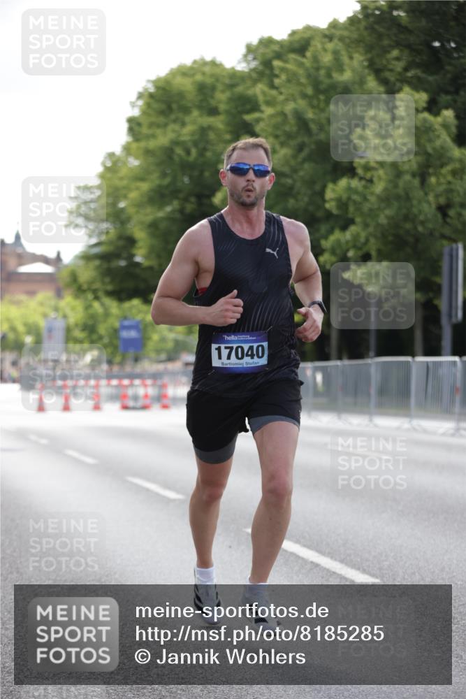 29.06.2025 - hella hamburg halbmarathon Jannik Wohlers http://msf.ph/oto/8185285 29.06.2025 09:43:22 Lombardsbrücke 2075, 2203, 3189, 8318, 9804, 10351, 11150, 13941, 15023, 15136, 17040, 17893, 18763, 18832 meine-sportfotos.de