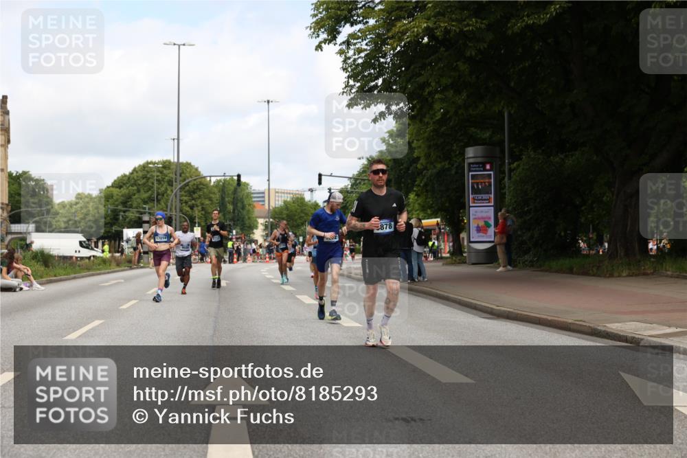 29.06.2025 - hella hamburg halbmarathon Yannick Fuchs http://msf.ph/oto/8185293 29.06.2025 10:29:26 20KM 1002, 1217, 4477, 5048, 5152, 6169, 6878, 7628, 7884, 7972, 8395, 8864, 9686, 11202, 11230, 11661, 12369, 14069, 14388, 14603, 16712, 17014, 18419, 18837, 19022 meine-sportfotos.de