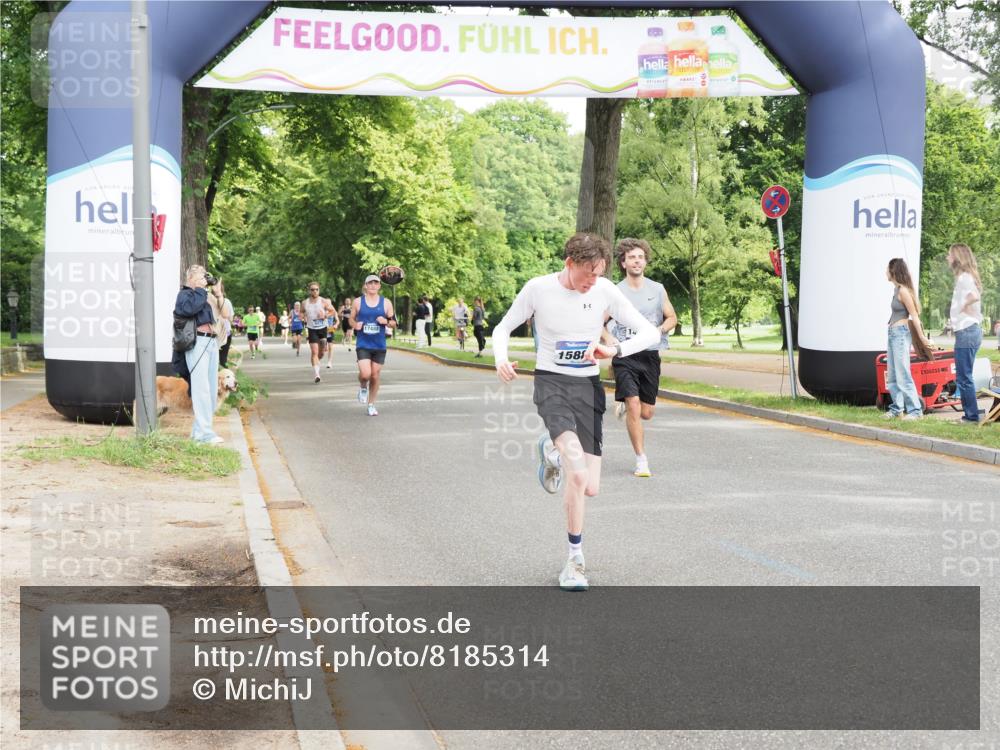 29.06.2025 - hella hamburg halbmarathon MichiJ http://msf.ph/oto/8185314 29.06.2025 10:18:32 Zwischen KM18-KM19 2075, 12189, 14140, 15883 meine-sportfotos.de