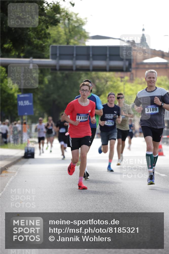 29.06.2025 - hella hamburg halbmarathon Jannik Wohlers http://msf.ph/oto/8185321 29.06.2025 09:43:23 Lombardsbrücke 2075, 2203, 3189, 8318, 8376, 9804, 10351, 11150, 13941, 15023, 15136, 17040, 17893, 18763, 18832 meine-sportfotos.de